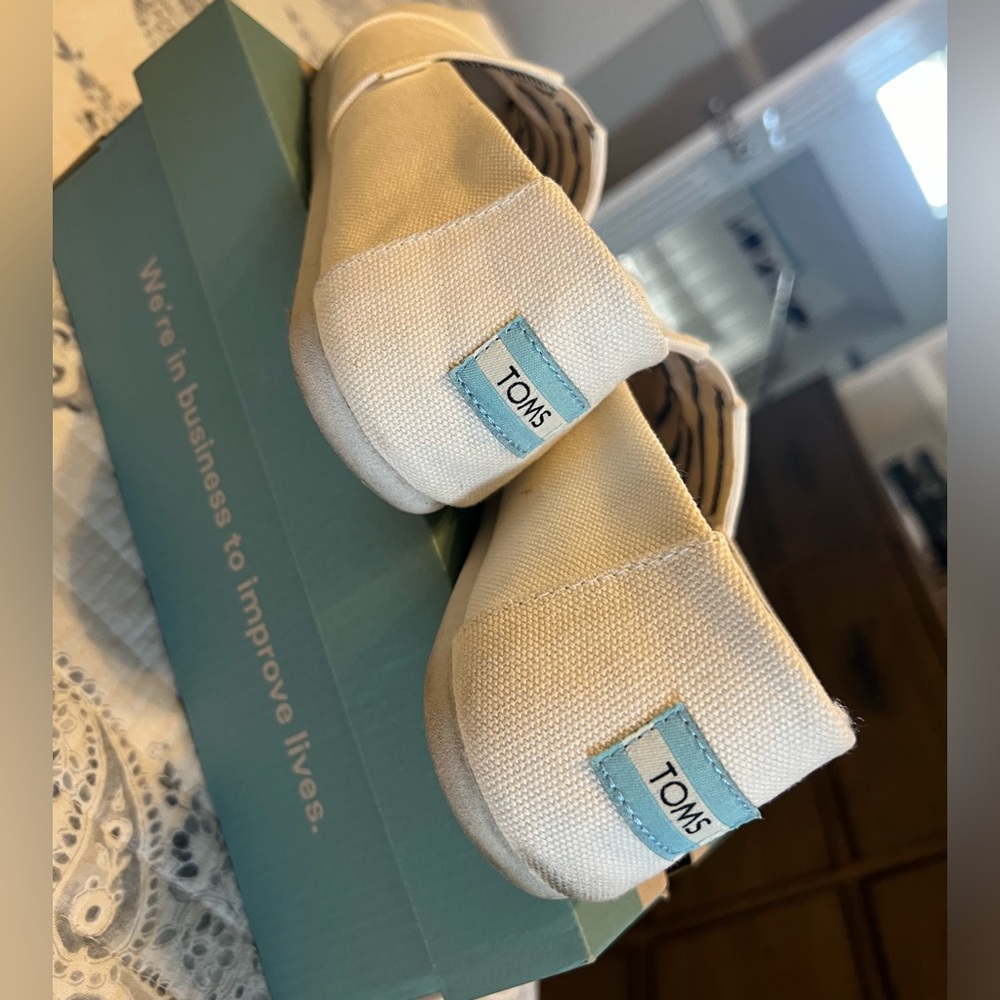 White Toms